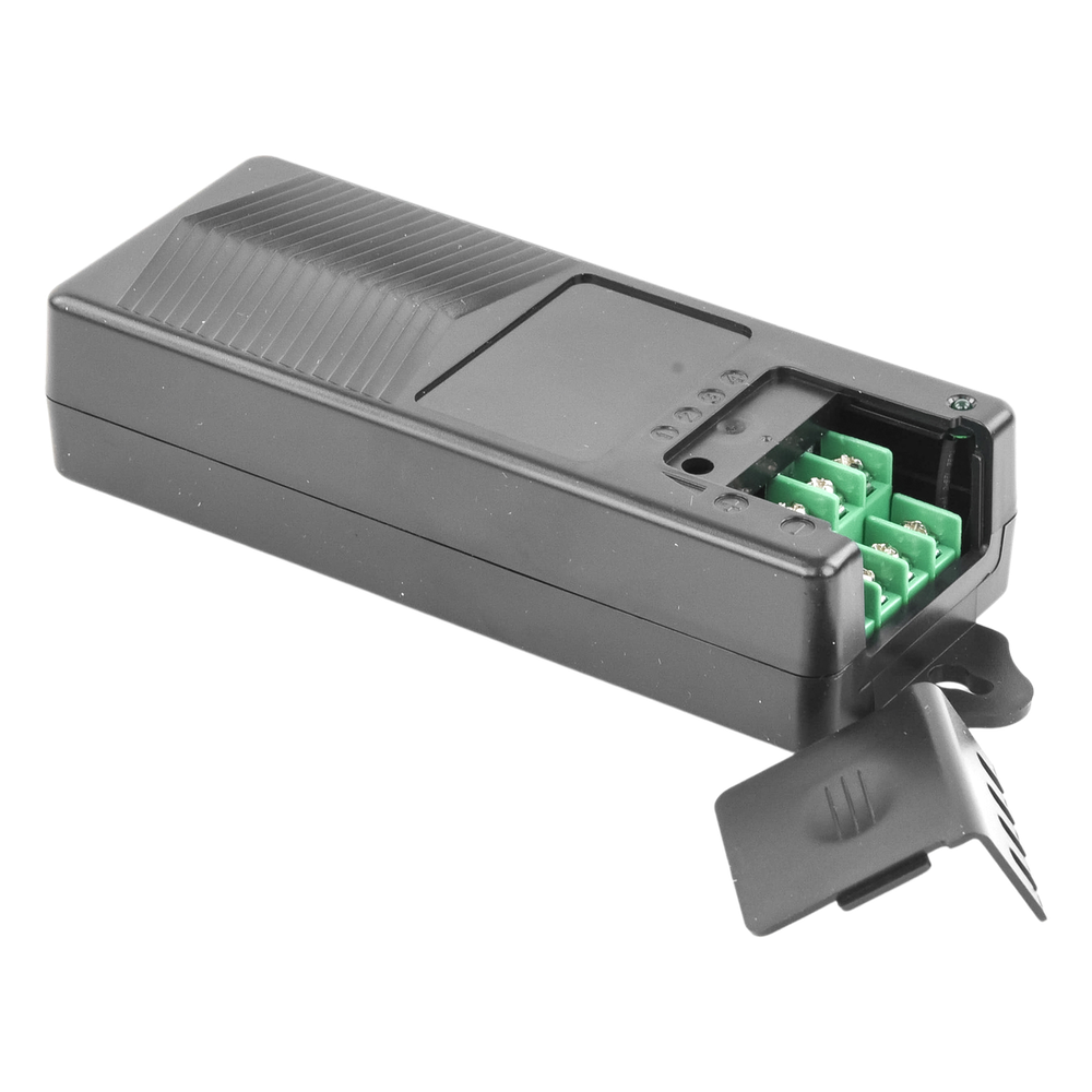 Fuente de Poder de 4 Salidas de 11 - 15 Vcc / 5 Amper / Voltaje de Entrada 110- 240 Vac / Fusible Termico PTC Integrado para Protección / Salida de Voltaje Inteligente hasta 3 Amper por Salida
